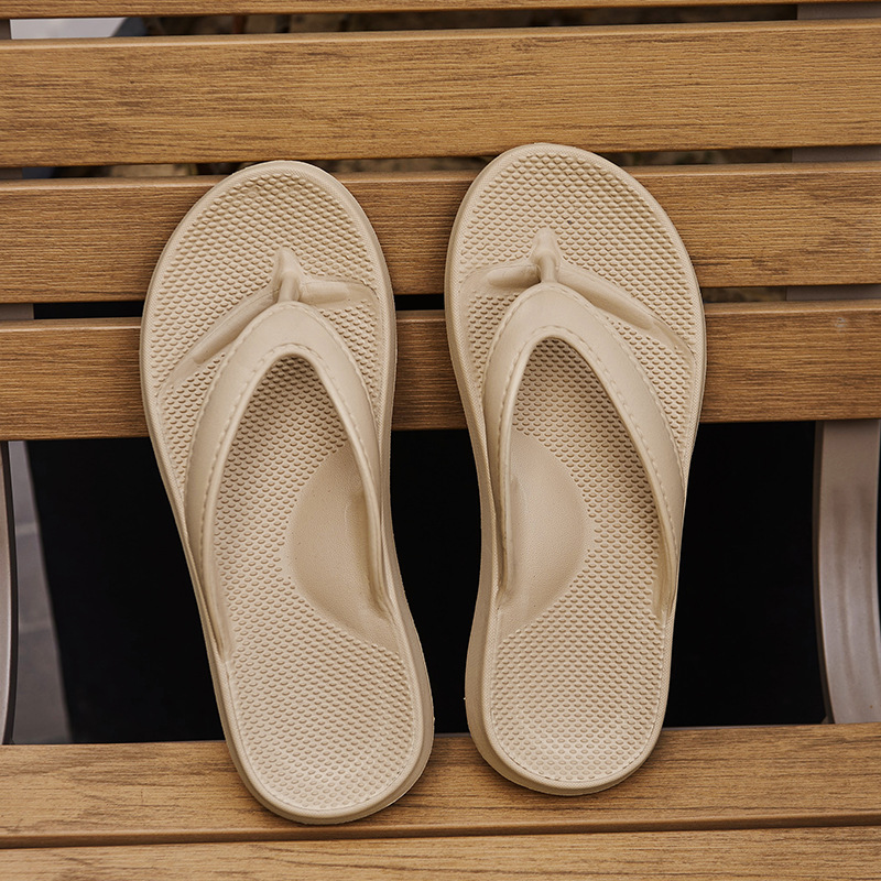 Men Shoes Essentials - รองเท้าแตะสตรีแบบแบนทันสมัย ​​น้ำหนักเบา ระบายอากาศได้ดี รองเท้าแตะที่จำเป็นสำหรับฤดูร้อนของคุณ รองเท้าชายหาดสำหรับคู่รัก