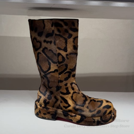 Men Shoes Brand - รองเท้าบูทหนังกลับสีน้ำตาลลายเสือดาว ความยาวกลางน่อง รุ่นปี 2026 สำหรับผู้ชาย หัวกลม